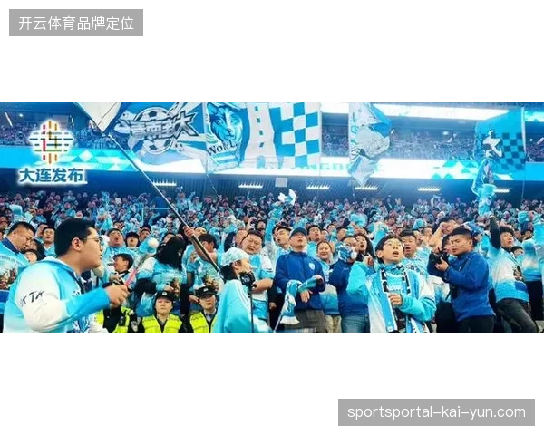 2025赛季中超联赛现场观众总数达618万人次,升班马大连英博主场成为最火爆的球市 2025赛季中超联赛现场观众总数达618万人次,升班马大连英博主场成为最火爆的球市